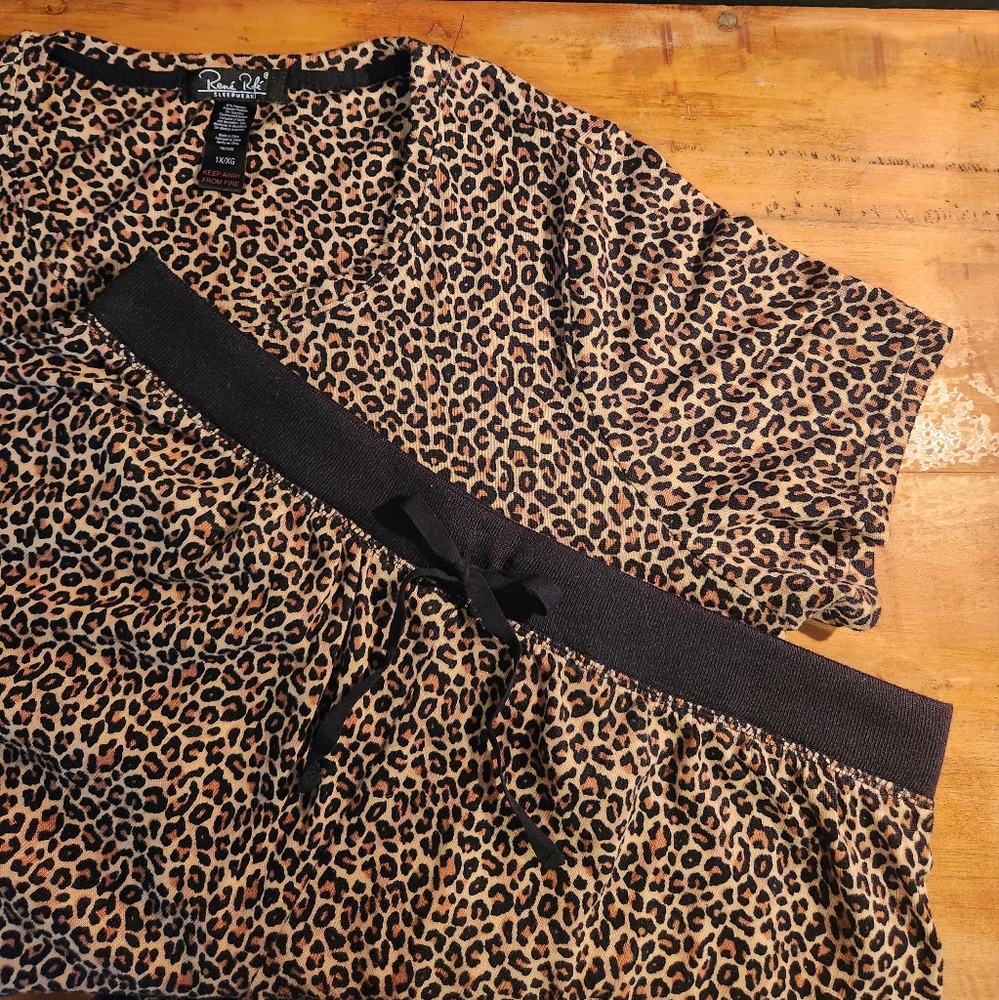 Rene' Rofe' Shortie Pajama Set in Leopard 1X